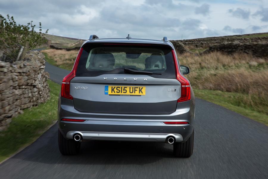  Volvo XC90 D5 Momentum 2015 года  (UK) (фото 13 из 30)
